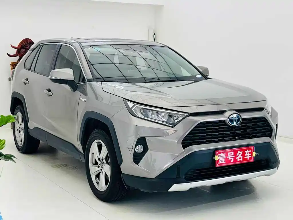 Toyota RAV4 — миниатюра 3
