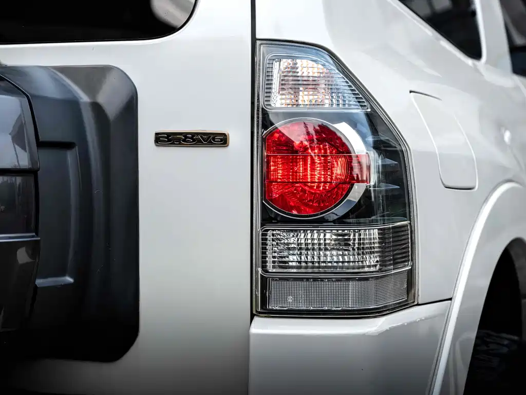 Mitsubishi V87 2019 3.8L AT