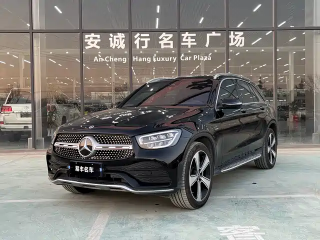MERCEDES-BENZ GLC