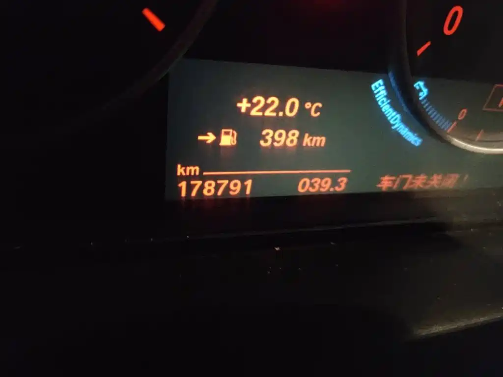 BMW 5 Series — миниатюра 13