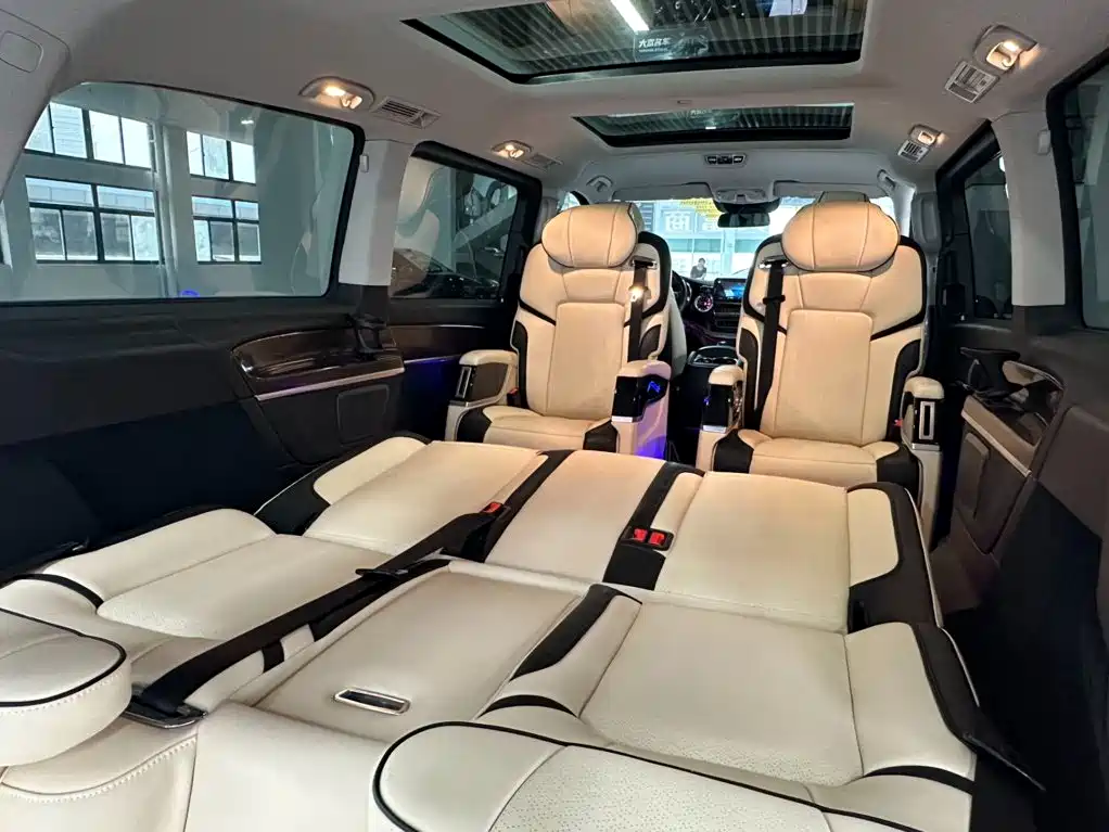 Mercedes-Benz V-Class — миниатюра 22