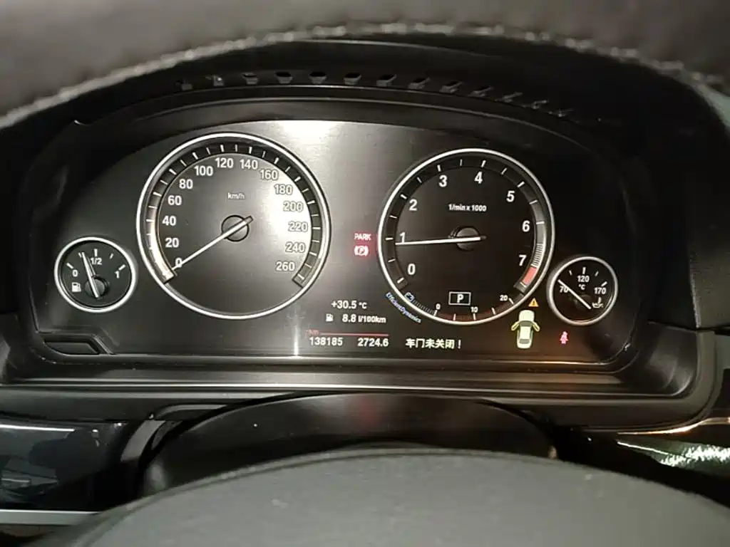 BMW 5 Series — миниатюра 12