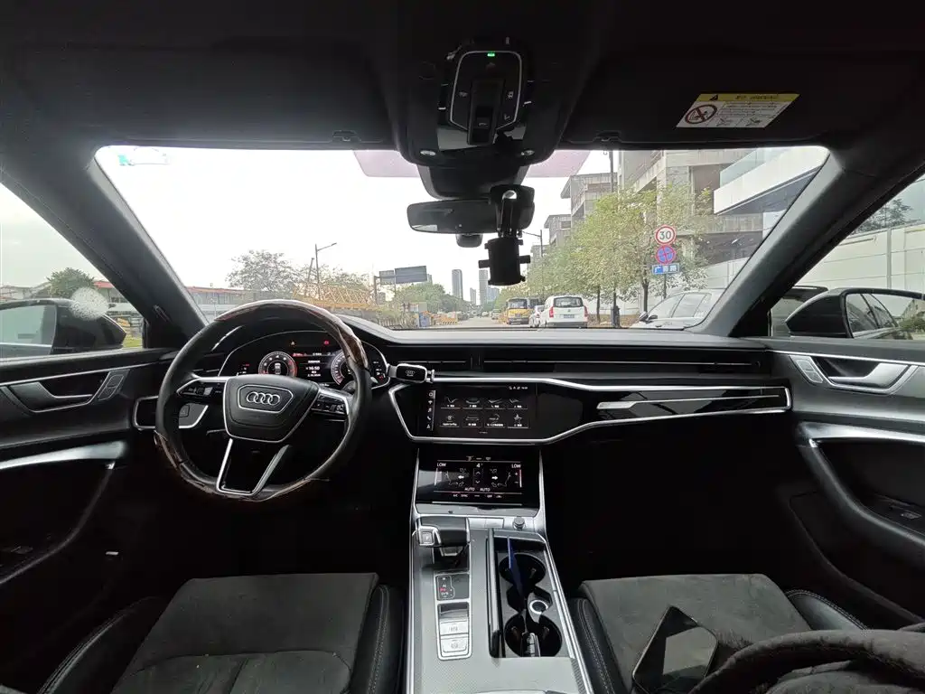 Audi A6L — миниатюра 6