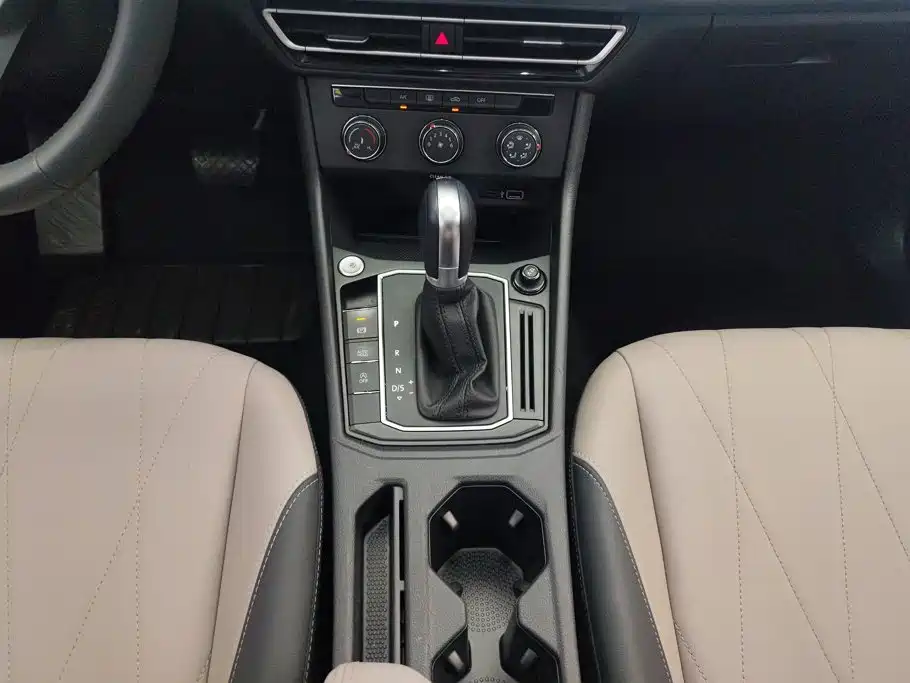Volkswagen Lavida — миниатюра 16