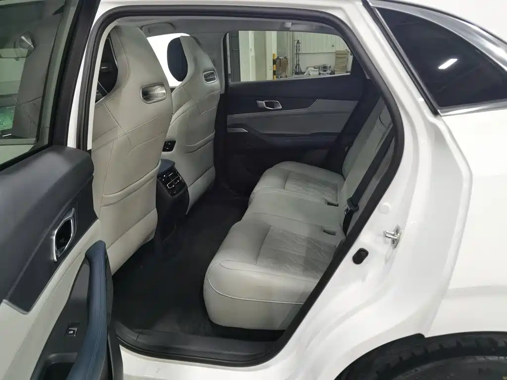 Changan UNI-K iDD — миниатюра 15