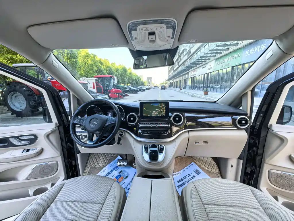Mercedes-Benz V-Class - фото 21