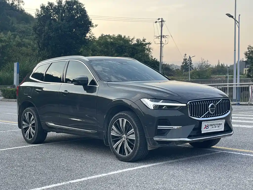 Volvo XC60 PHEV — миниатюра 3