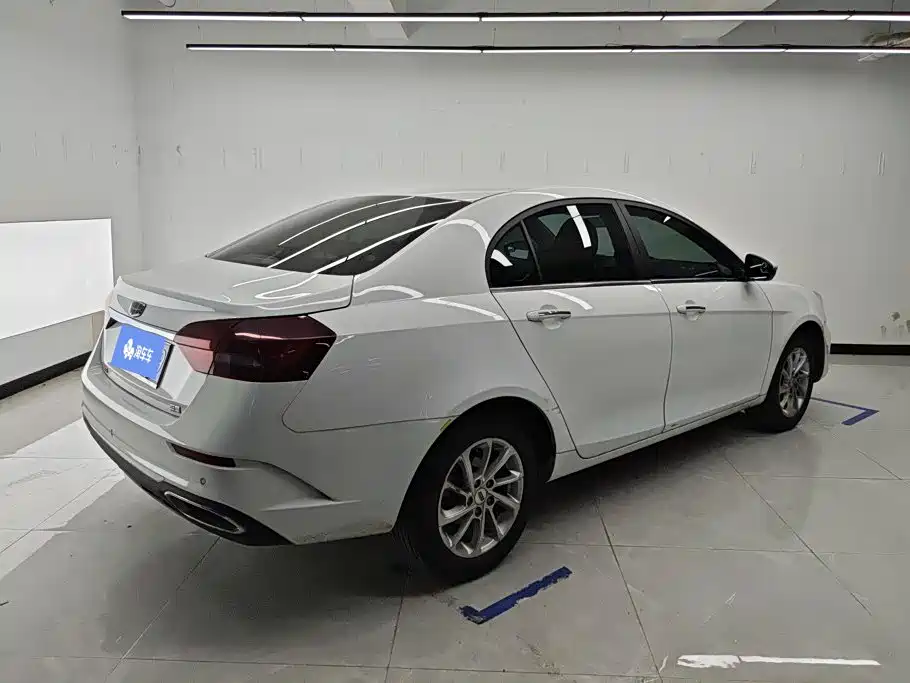 Geely Emgrand — миниатюра 3