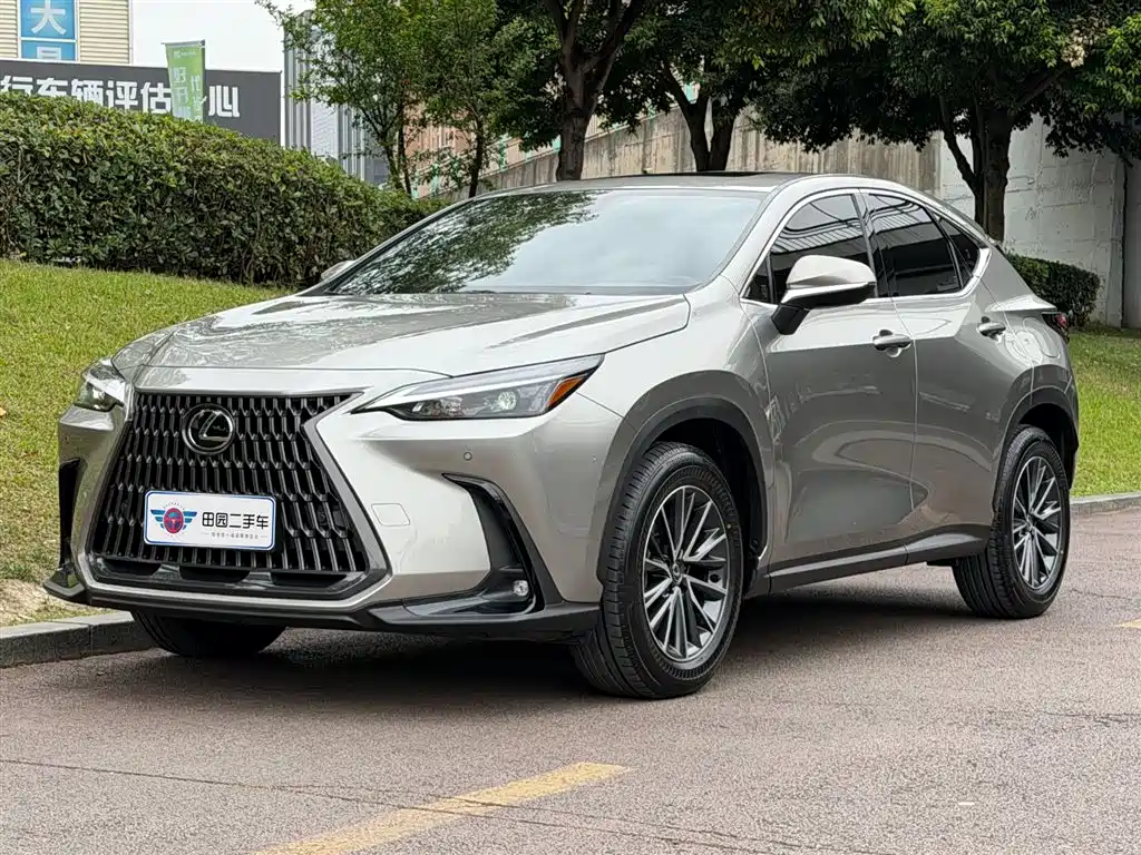 Lexus NX 2025