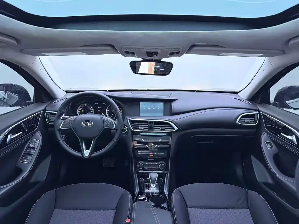 Infiniti QX30 — миниатюра 13