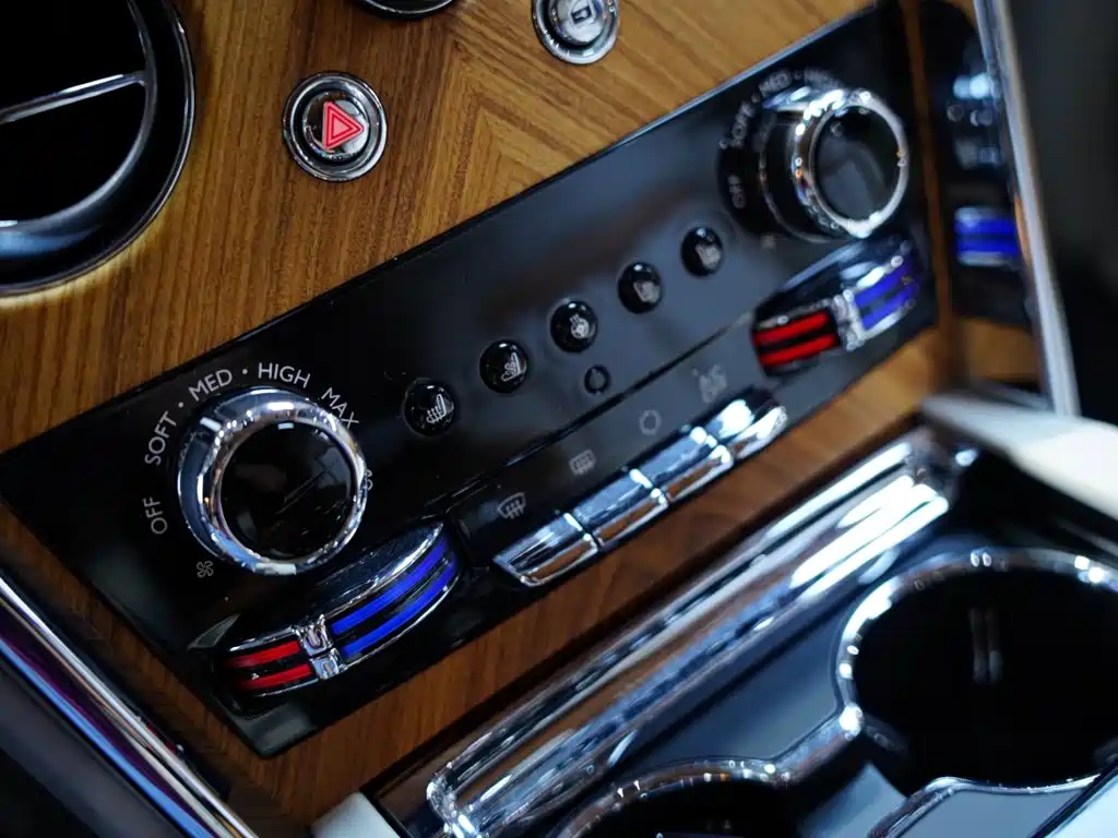 Rolls-Royce Cullinan — миниатюра 4
