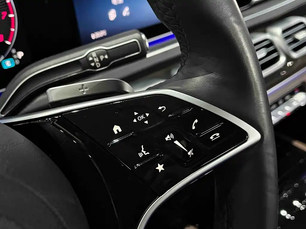 Mercedes-Benz GLE (Import) — миниатюра 21