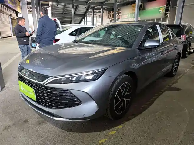 2025 BYD Qin