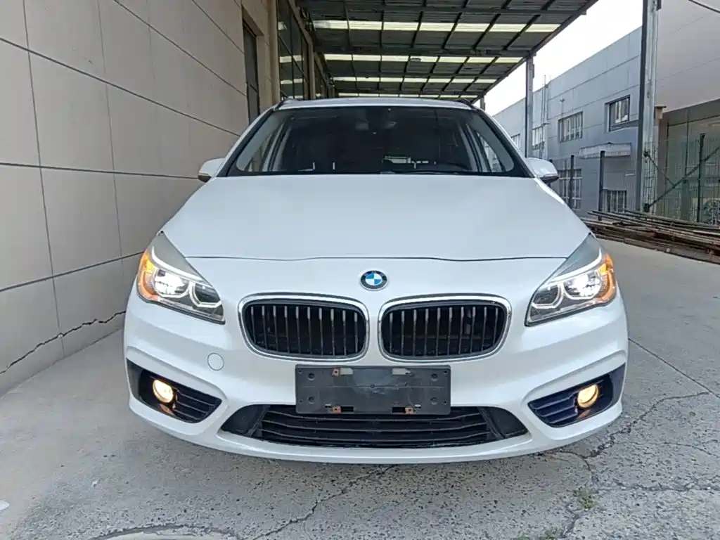 BMW 2 Series Active Tourer — миниатюра 3