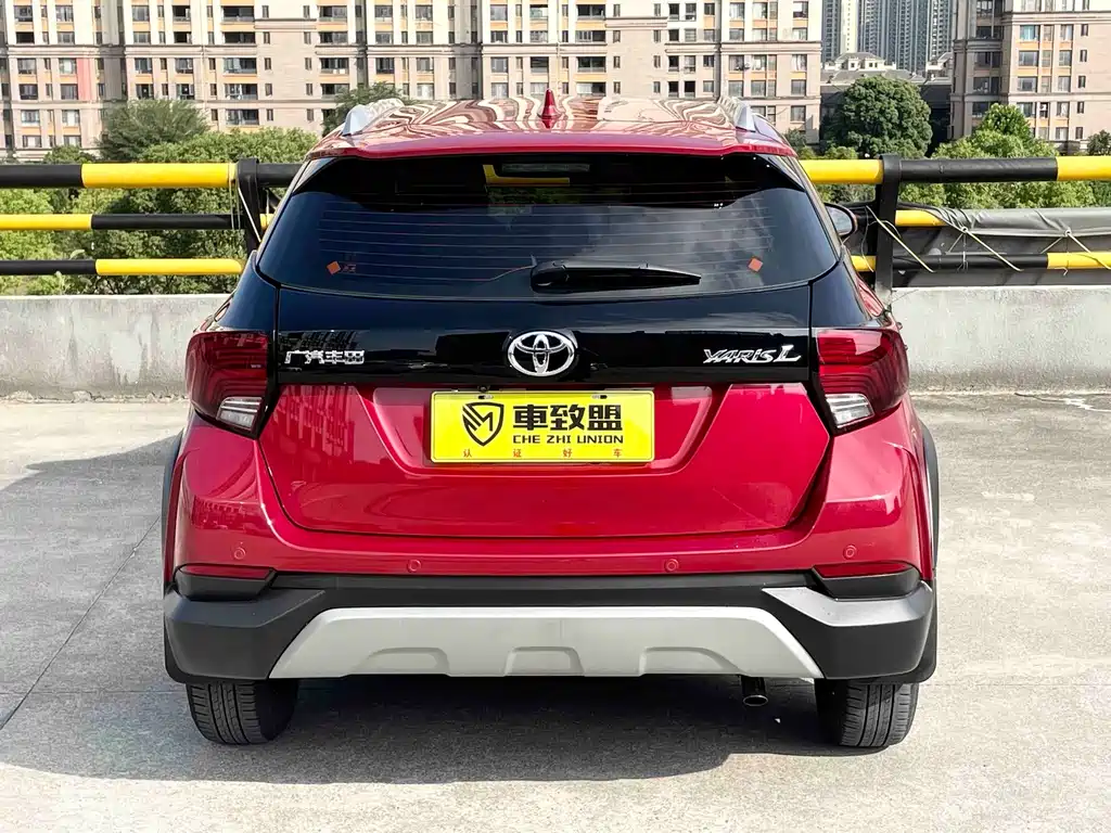 Toyota Yaris L - фото 5