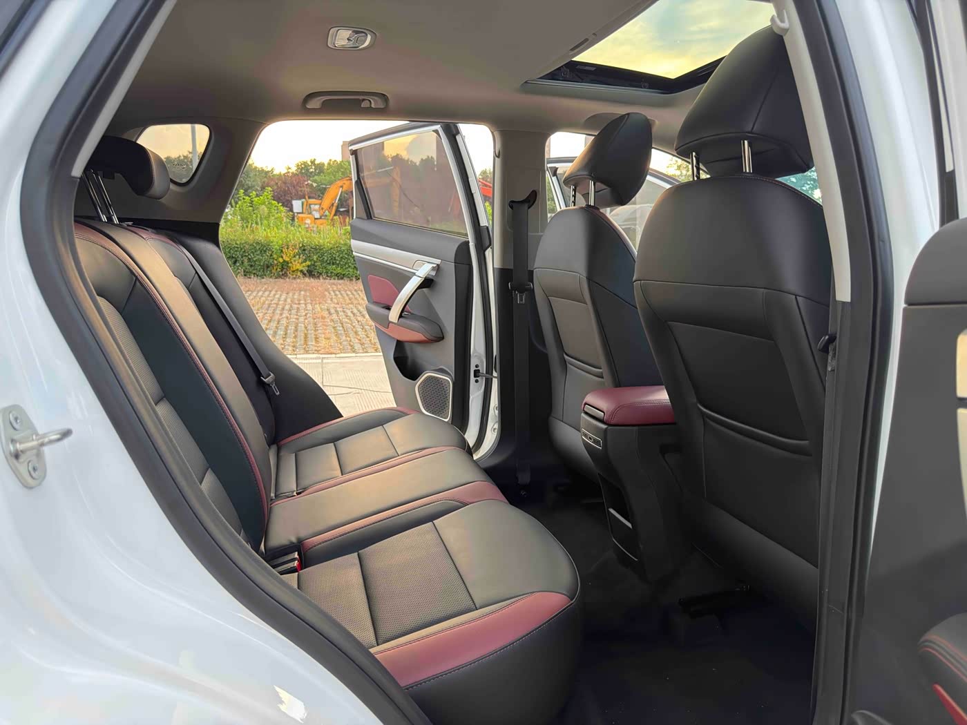 Geely Binyue 1.4 л 2021 г. Белый, пробег 19000 км