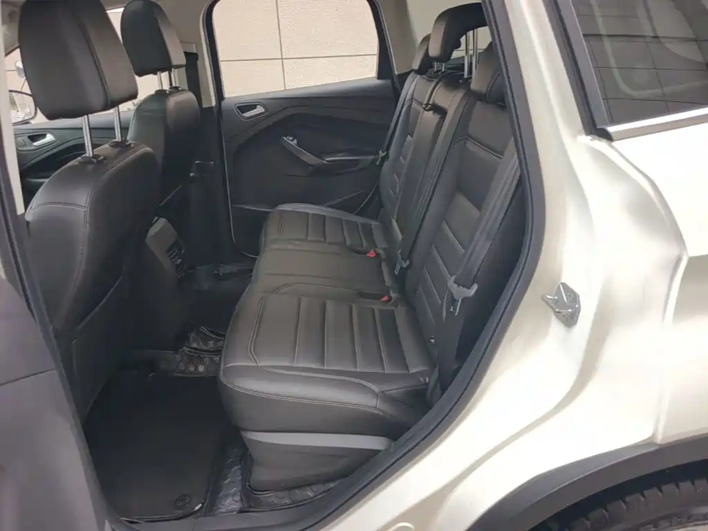 Ford Kuga — миниатюра 17
