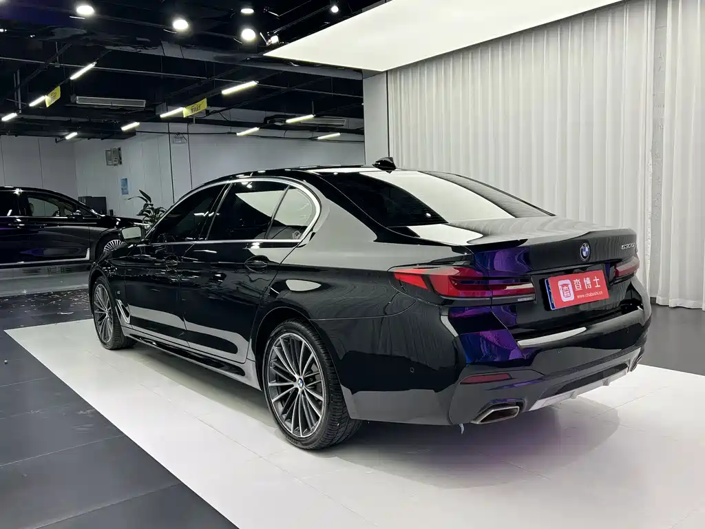 BMW 5 Series — миниатюра 9