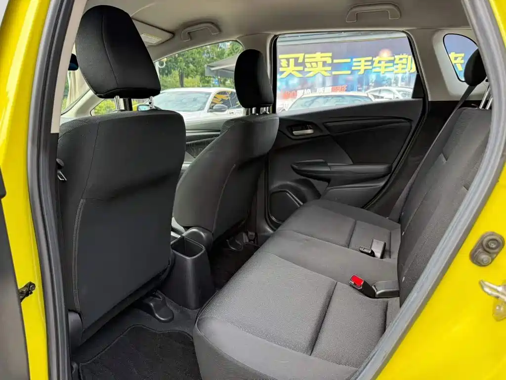 Honda Fit — миниатюра 8