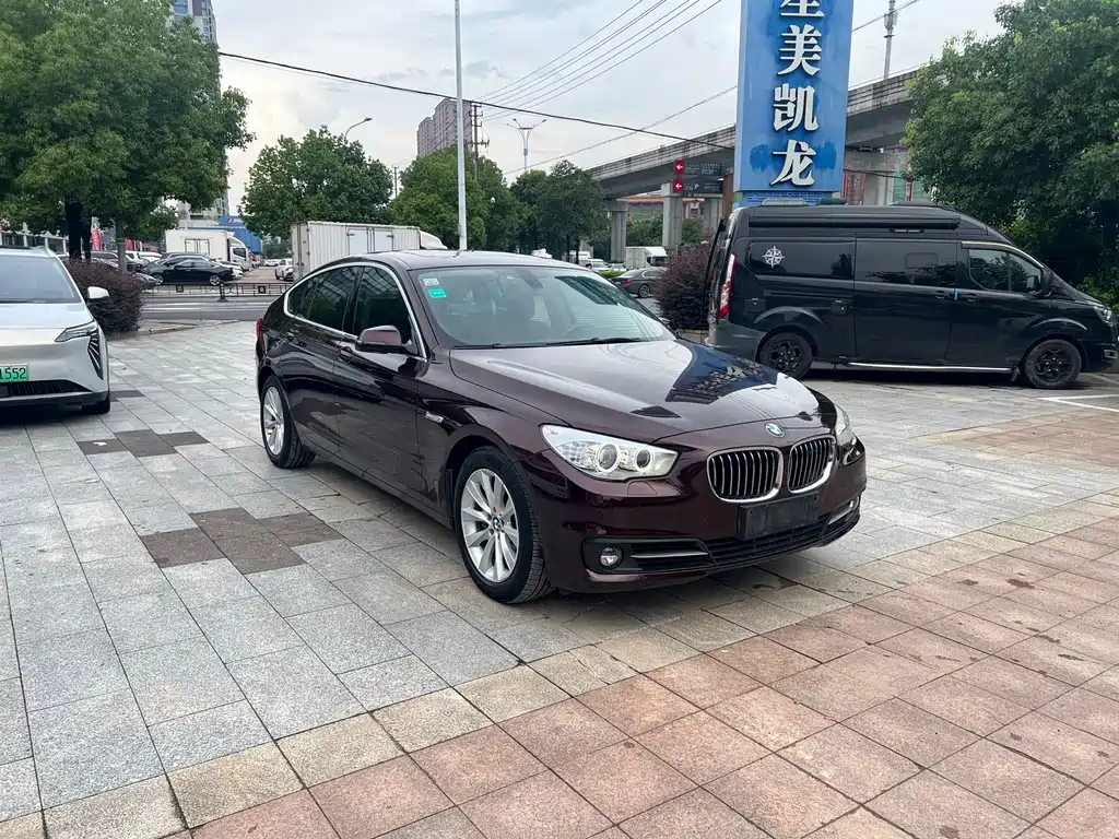 BMW 5 Series GT 5 GT 2015 528i Lead