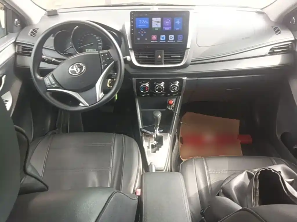 Toyota Yaris L — миниатюра 10