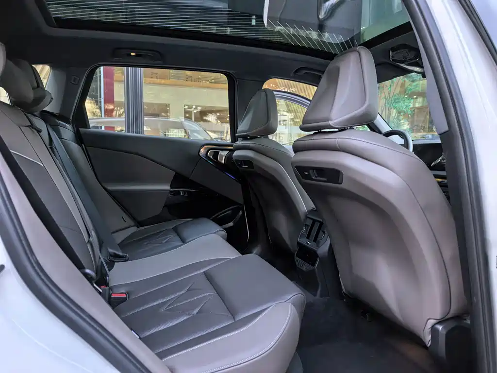 BMW X3 — миниатюра 8