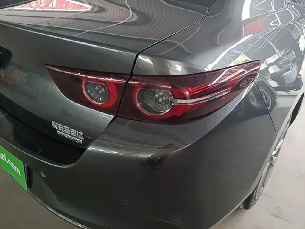 Mazda 3 Axela — миниатюра 8