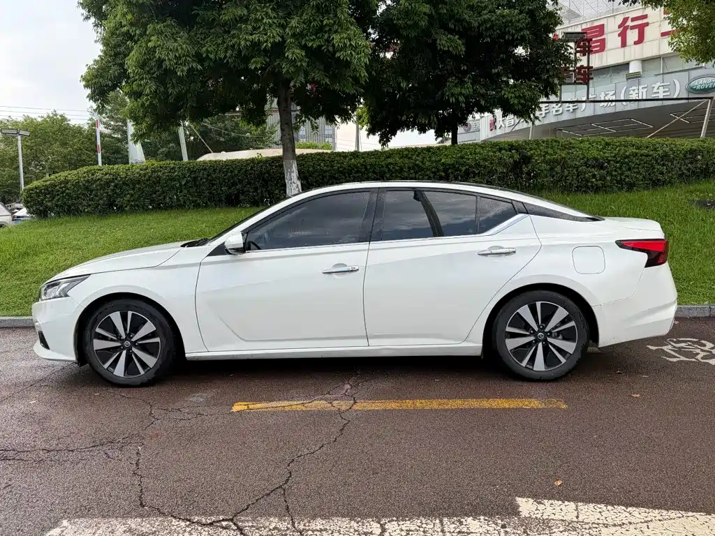 Nissan Teana — миниатюра 3