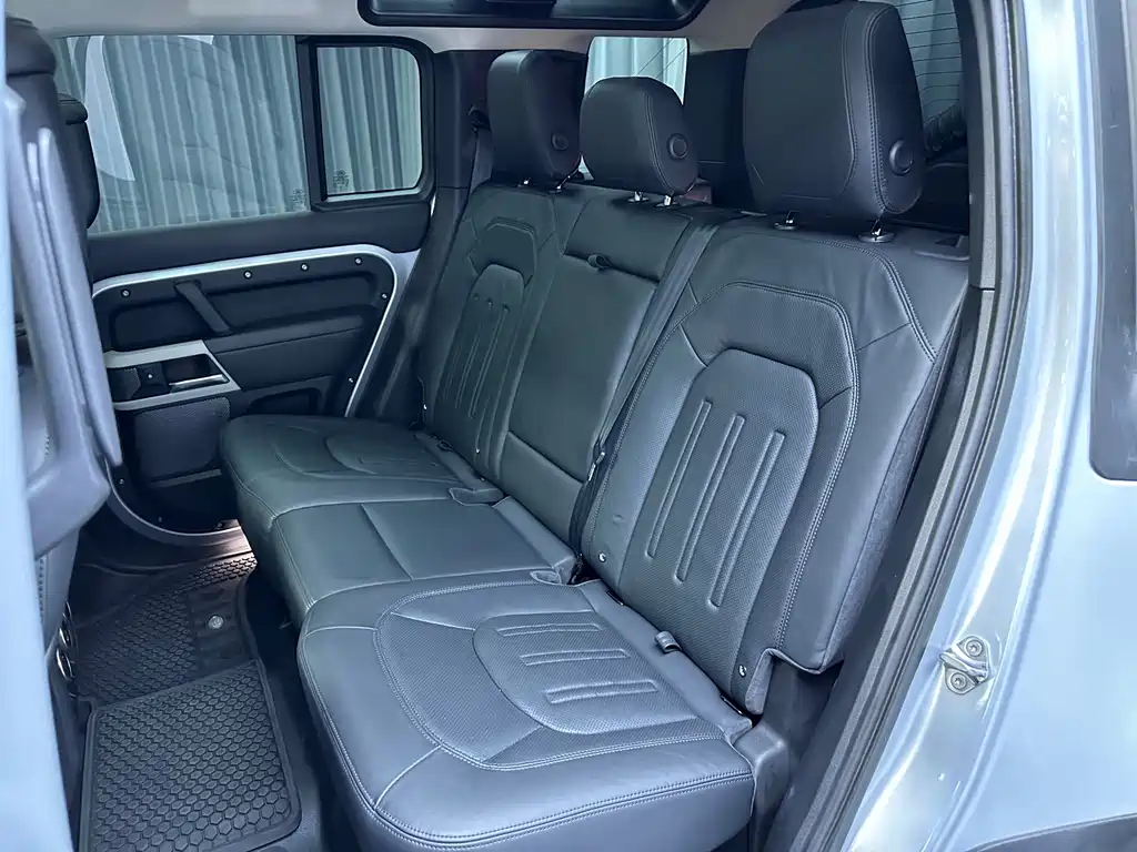 Land Rover Defender — миниатюра 23
