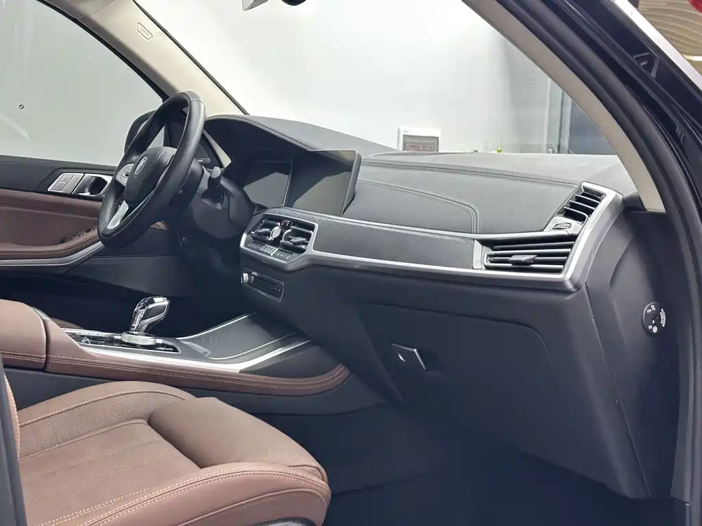 BMW X7 — миниатюра 17