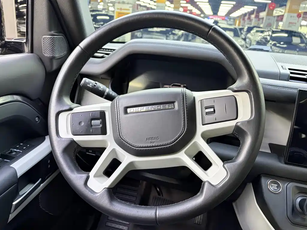 Land Rover Defender — миниатюра 7