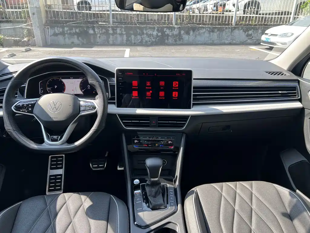Volkswagen Tiguan L — миниатюра 10