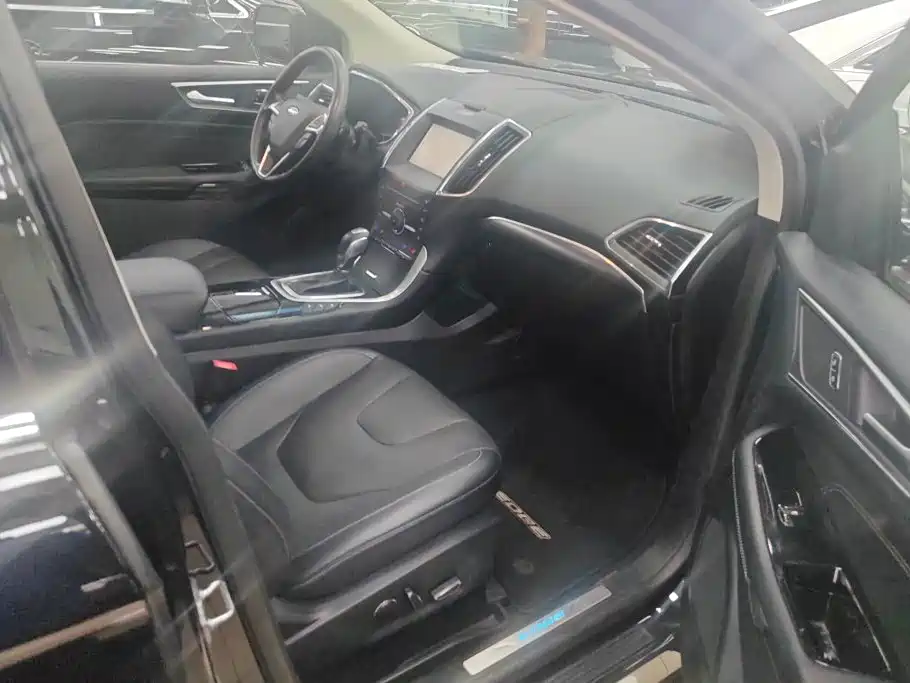 Ford Edge — миниатюра 8