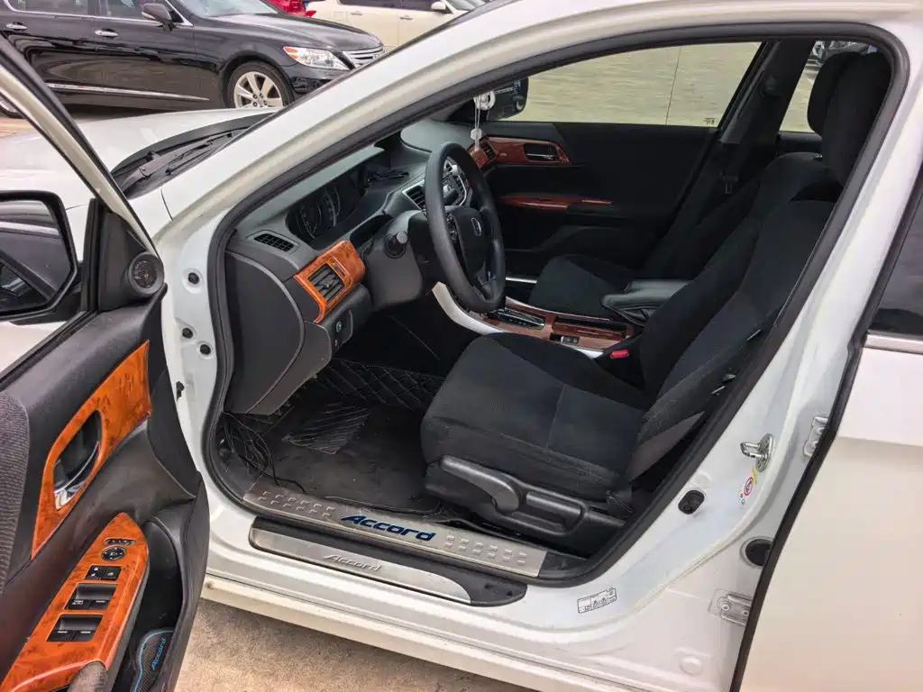Honda Accord — миниатюра 8