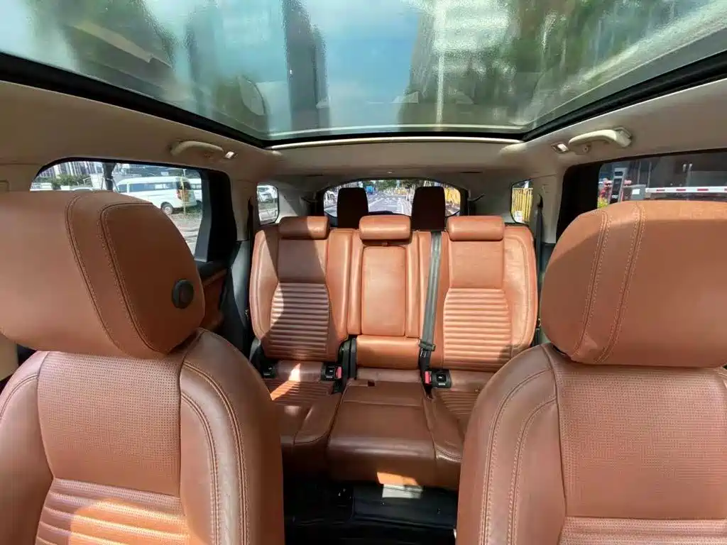 Land Rover Discovery Sport — миниатюра 8