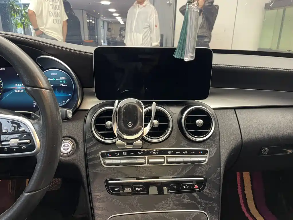 Mercedes-Benz C-Class — миниатюра 10