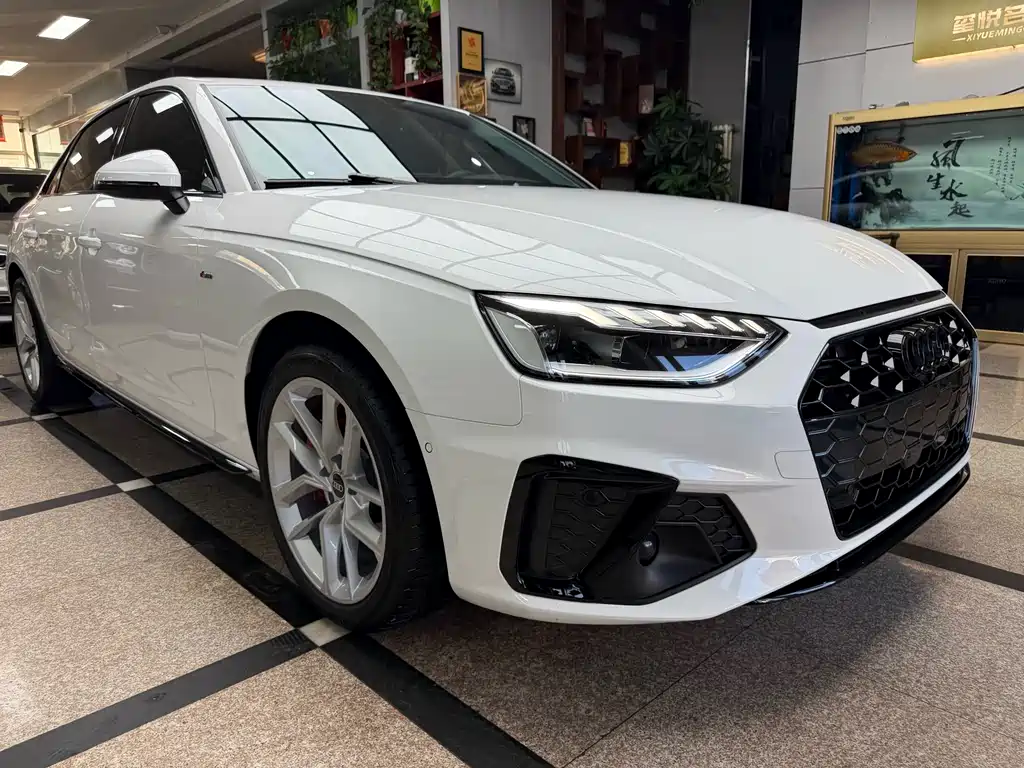 Audi A4L 2023 40 TFSI Luxury