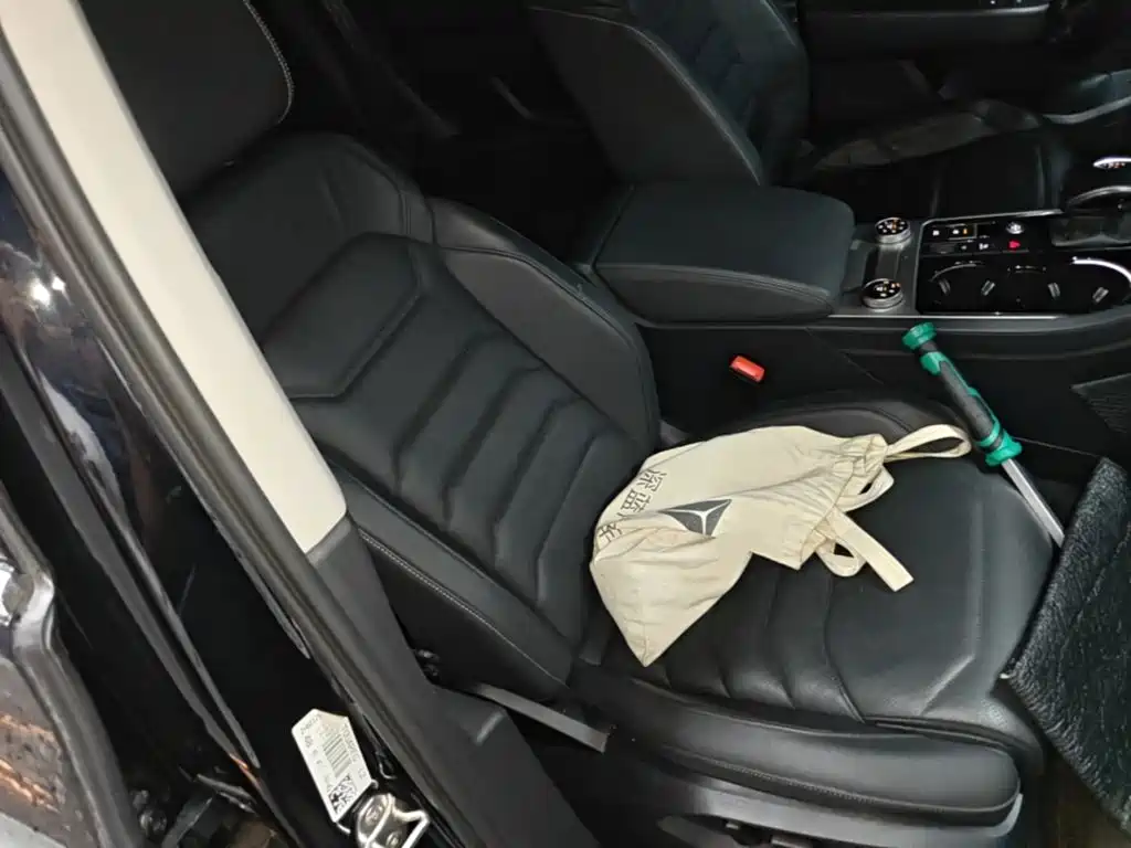 Volkswagen Touareg — миниатюра 25
