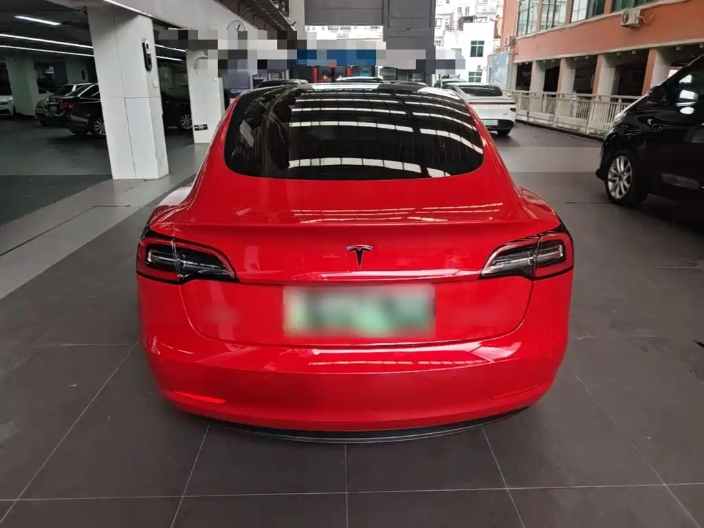 Tesla Model 3 — миниатюра 6