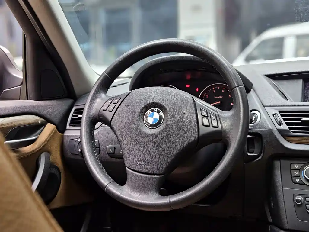 BMW X1 (Import) — миниатюра 7