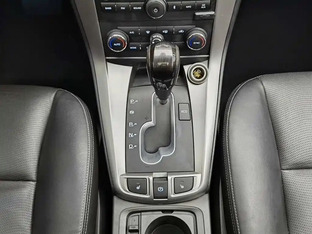 Chevrolet Captiva — миниатюра 13