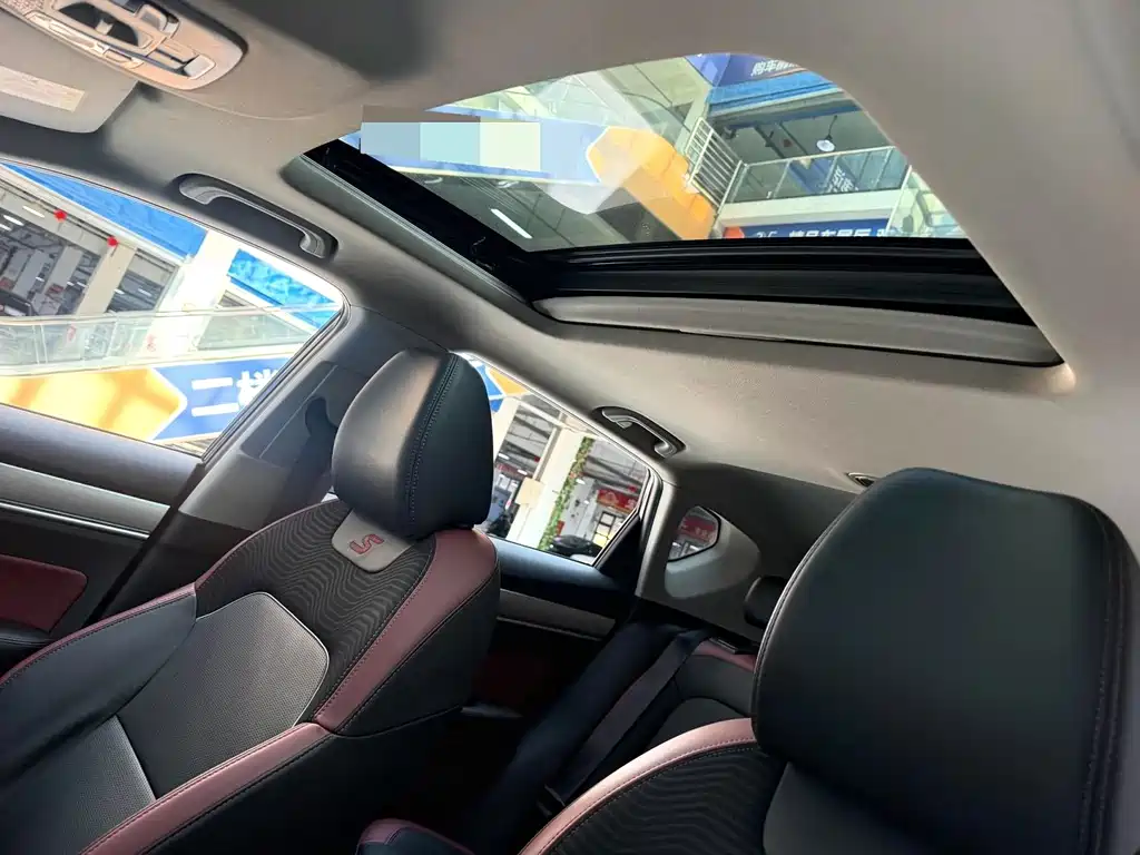 Geely Binyue — миниатюра 7