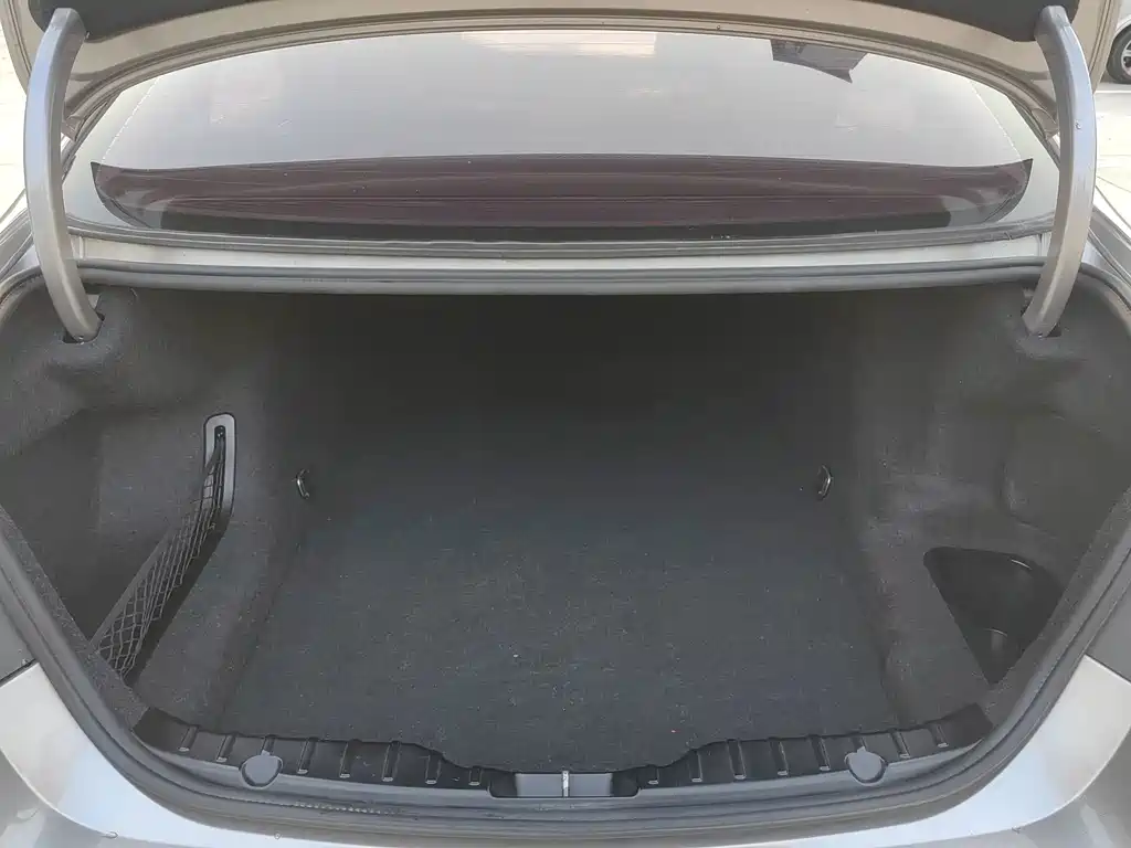 BMW 5 Series — миниатюра 16