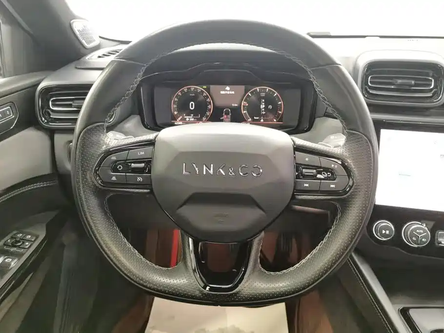 Lynk & Co 03 — миниатюра 15