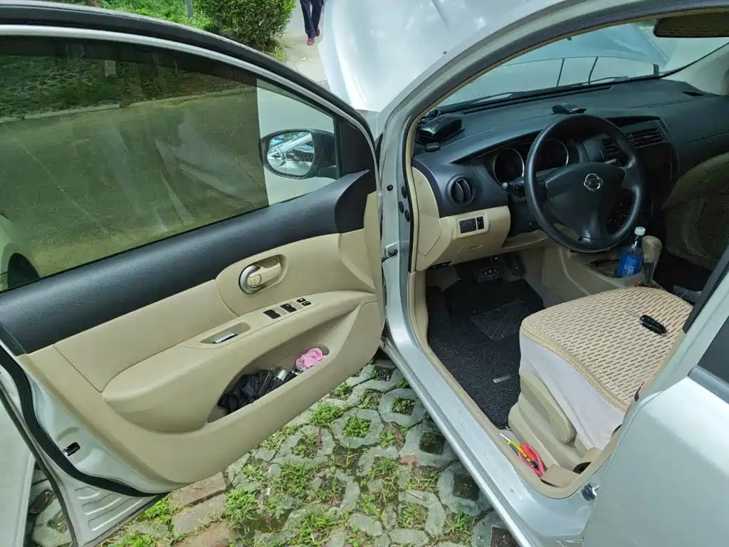 Nissan Livina — миниатюра 18