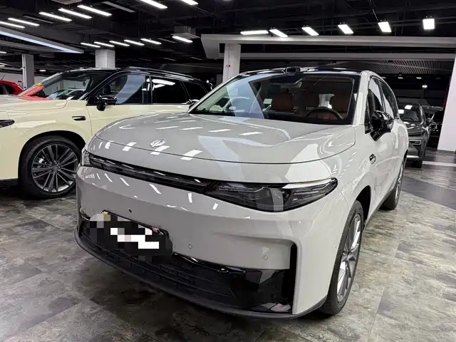 Leapmotor C10