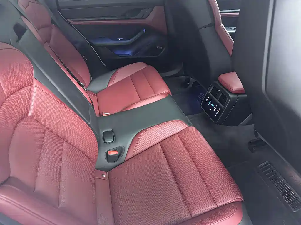 Porsche Taycan — миниатюра 9