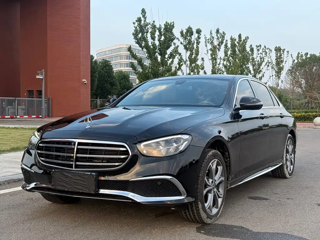 Mercedes-Benz E-Class — миниатюра 3