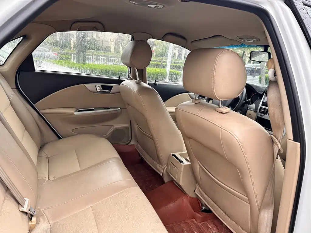 Buick Excelle — миниатюра 9