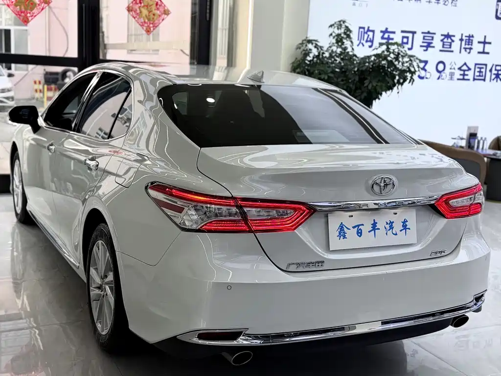 Toyota Camry — миниатюра 8